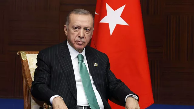 Erdogan Accuses US of Supplying Kurdish Fighters with Weapons